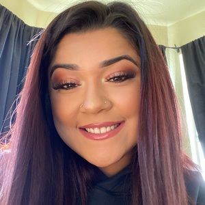 Meet your Posher, Yvette